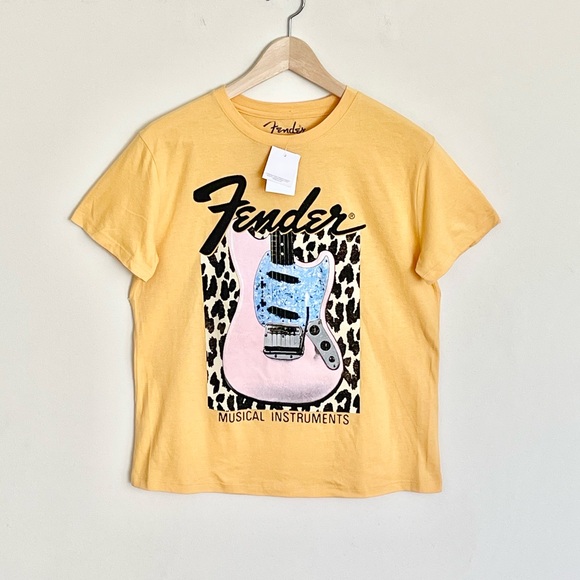 NEW Fender Guitar Retro Cheetah Graphic Yellow T Shirt Women’s size Large - Picture 2 of 7